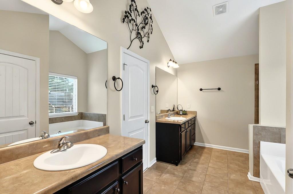 3975 Silverthorn Trace, Cumming, Georgia image 32