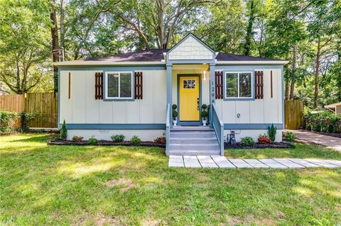 Photo of 1294 Almont Drive SW, Atlanta, GA 30310 (MLS # 7687259)