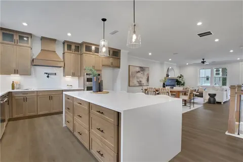 MLS: 7807137