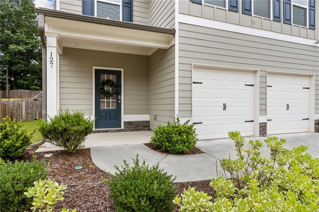 127 Ridgewood Way