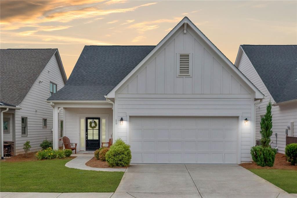 19 Grand Circle