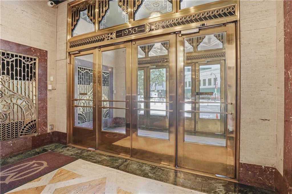 32 Peachtree Street NW 703