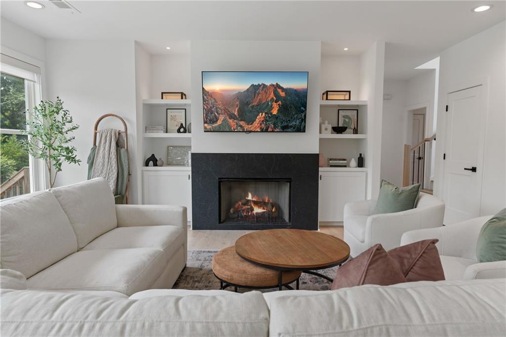2071 Fairhaven Circle NE