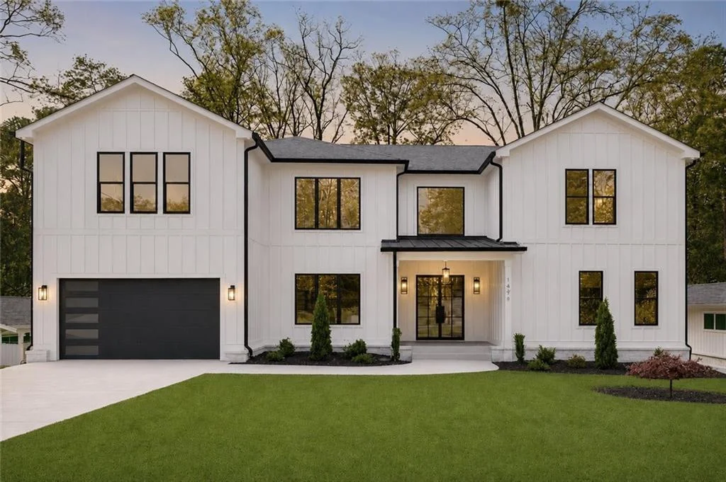 1696 Dunwoody Place