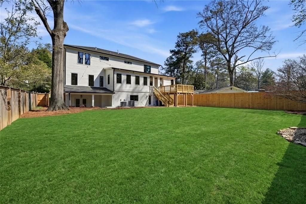 1696 Dunwoody Place