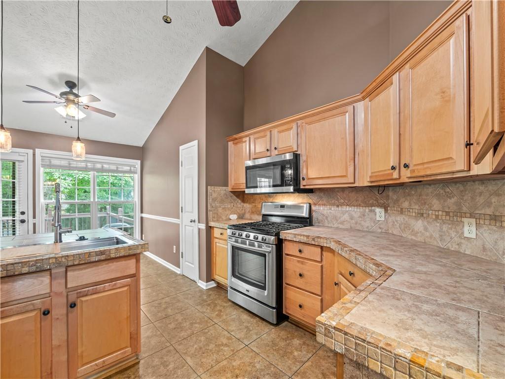 3811 Walnut Grove Way, Gainesville, Georgia image 11