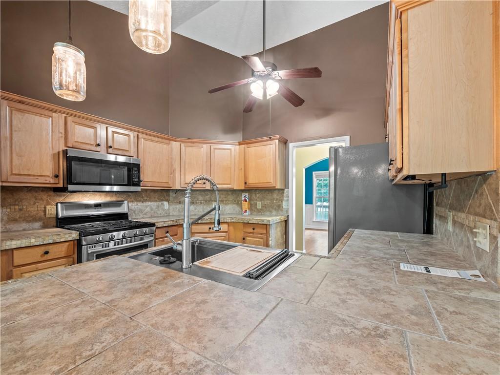 3811 Walnut Grove Way, Gainesville, Georgia image 10