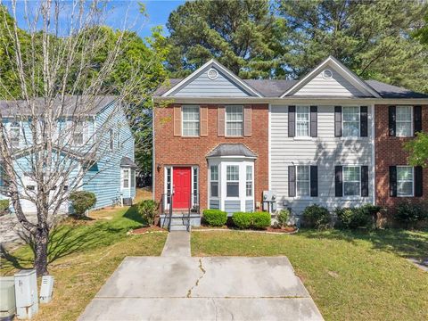 Townhouse For Sale - 5910 Hampton Court<br/> Atlanta, GA 30349