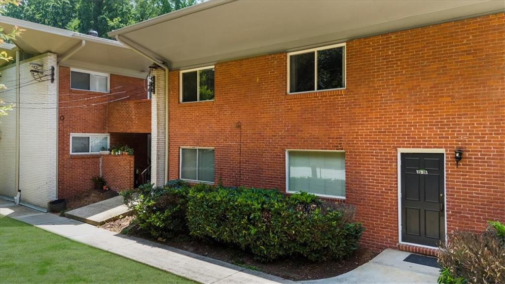 1822 N Rock Springs Road NE 24