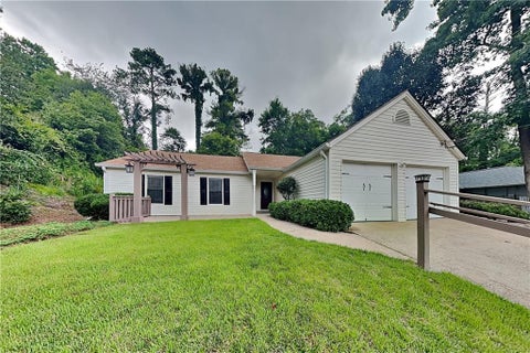 Homes For Rent - 815 Riverstone Lane<br/> Woodstock, GA 30188