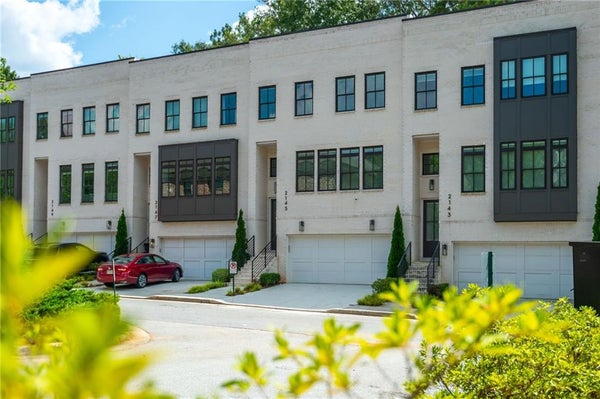 2145 DRUID FIELDS LN, DECATUR, GA 30033 - Image 4165e7aef067b4e63e4d55c323b0696d/3653912786