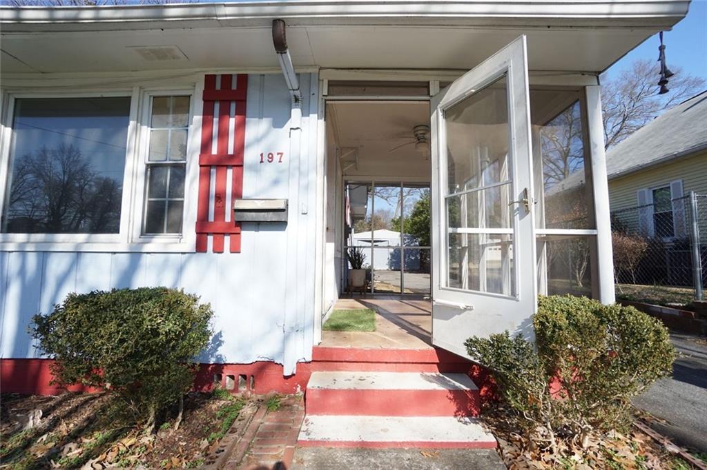 197 W Dixie Avenue SE