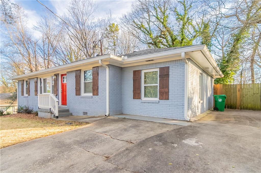 1927 Vicki Lane SE