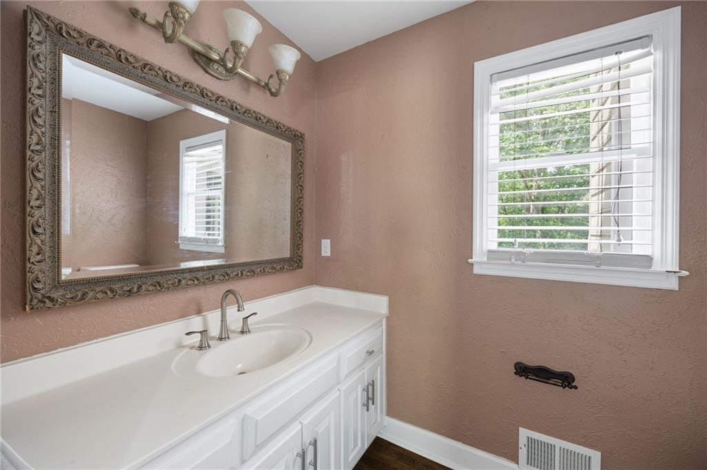 Kingston Square - Residential