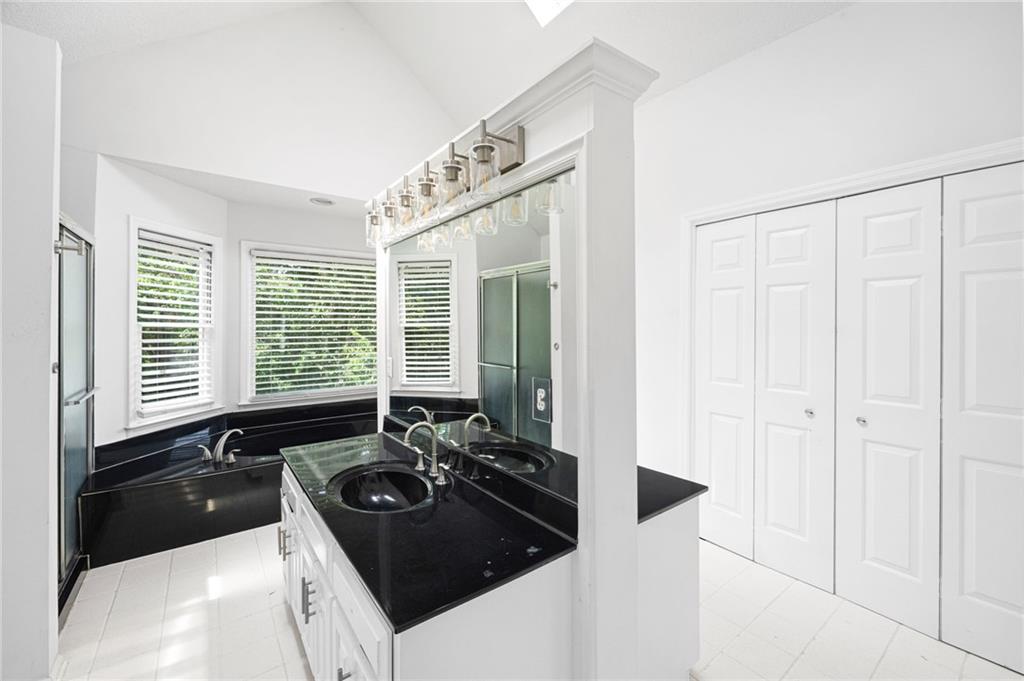 Kingston Square - Residential