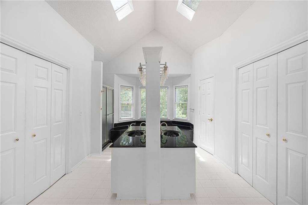 Kingston Square - Residential