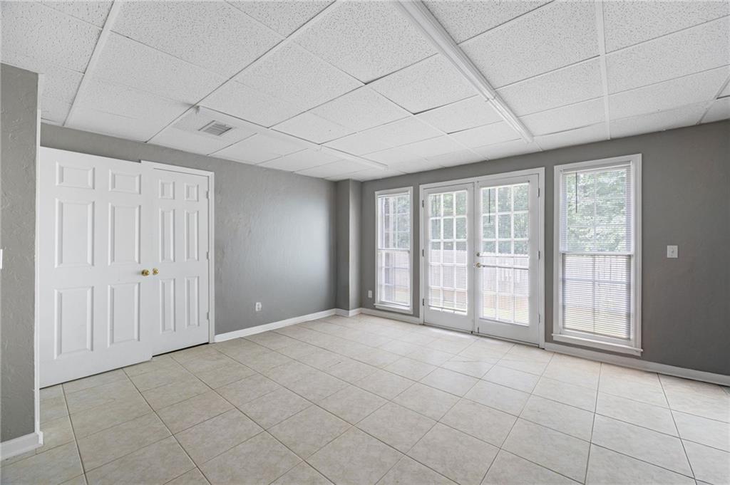 Kingston Square - Residential