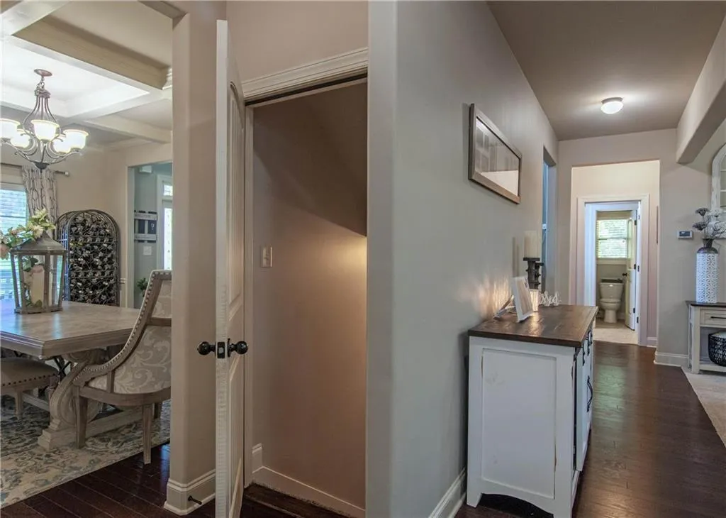 Newnan, Georgia 30265, United States, 6 Bedrooms Bedrooms, ,4 BathroomsBathrooms,Residential,Active,158975