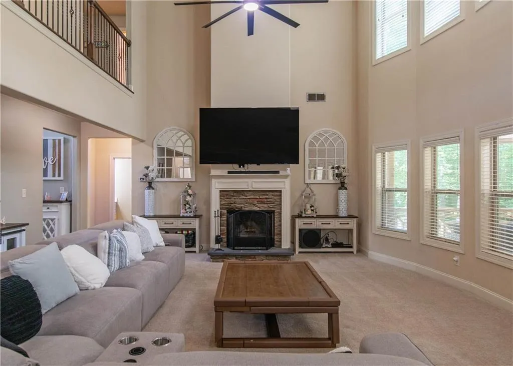 Newnan, Georgia 30265, United States, 6 Bedrooms Bedrooms, ,4 BathroomsBathrooms,Residential,Active,158975