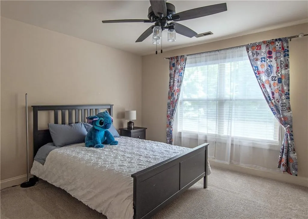 Newnan, Georgia 30265, United States, 6 Bedrooms Bedrooms, ,4 BathroomsBathrooms,Residential,Active,158975