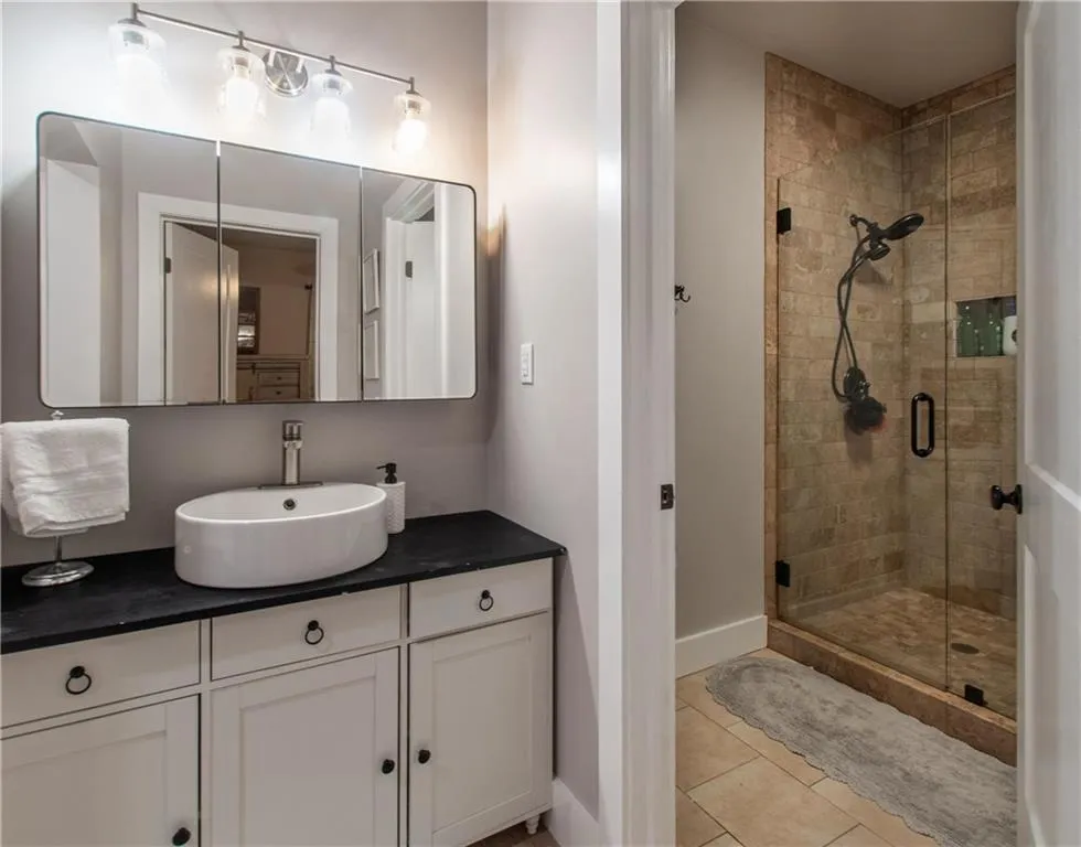 Newnan, Georgia 30265, United States, 6 Bedrooms Bedrooms, ,4 BathroomsBathrooms,Residential,Active,158975