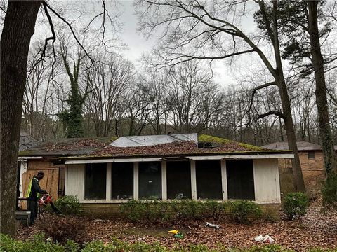 Homes For Sale - 2462 Main Street<br/> Atlanta, GA 30318