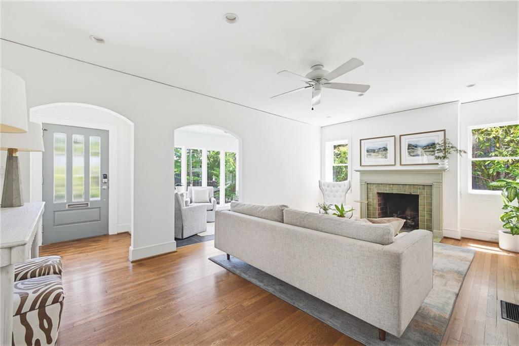 446 Hardendorf Avenue NE