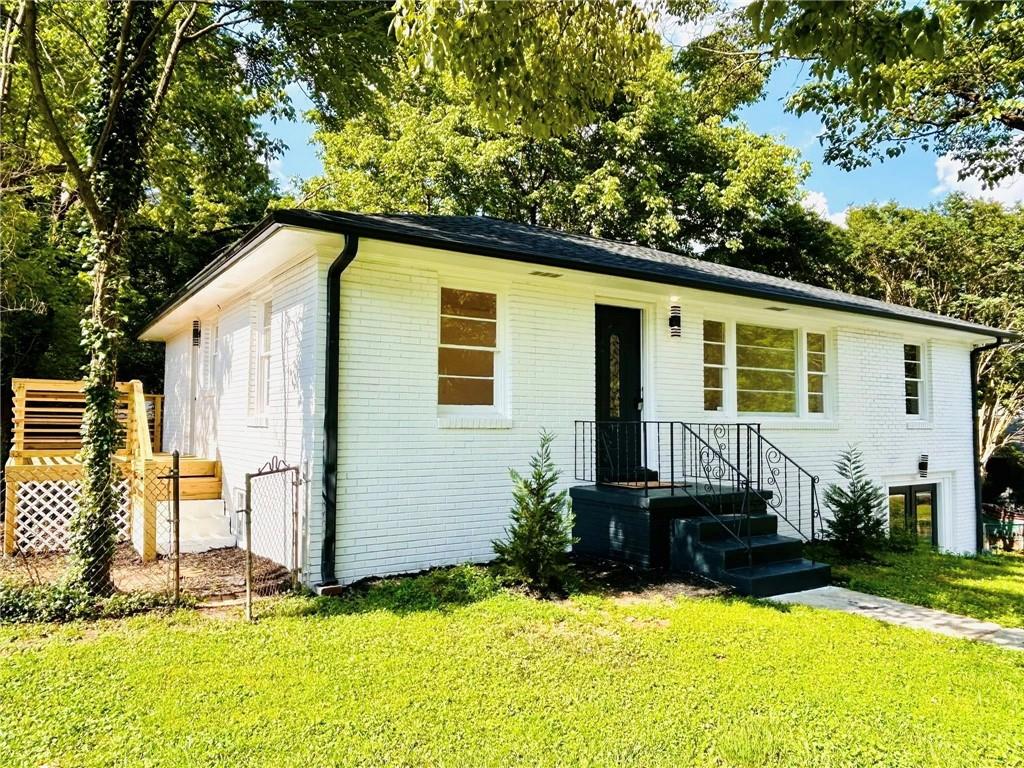 661 Kennesaw Drive SE