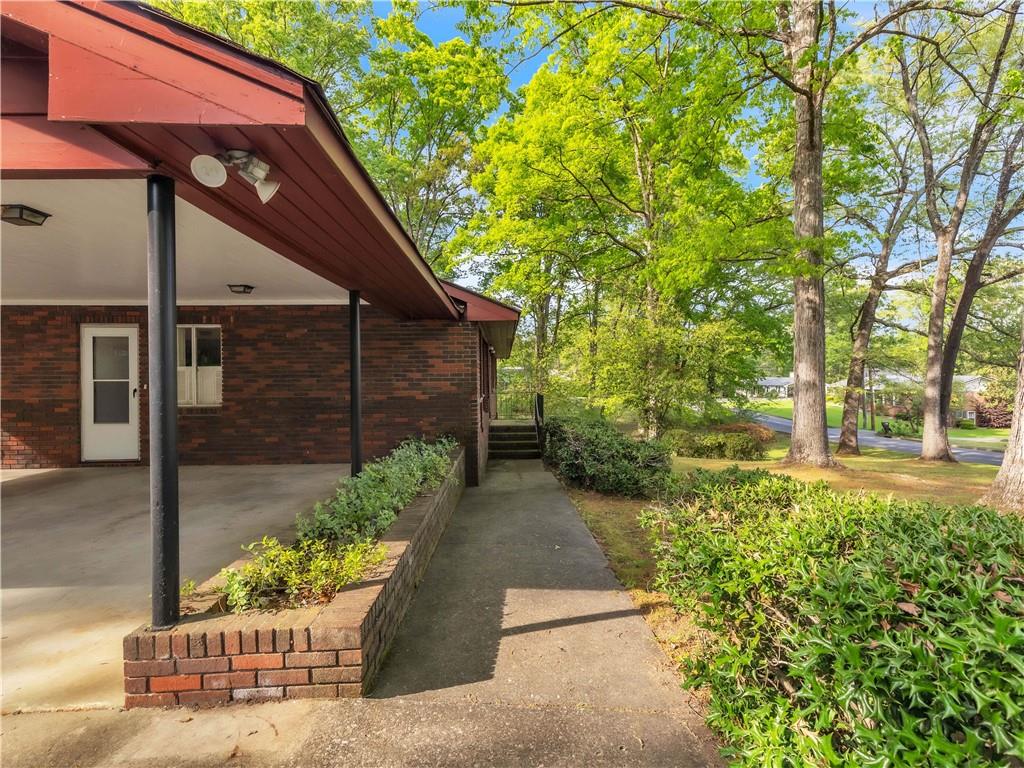 218 Woodland Drive, Calhoun, Georgia image 4