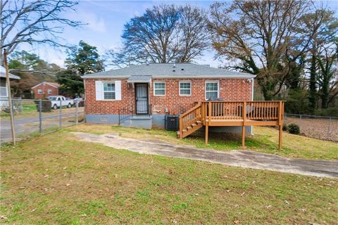 142 Hutton Place NW Atlanta GA 30318