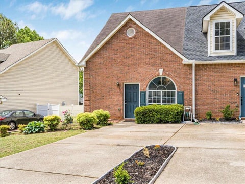 Townhouse For Sale - 4175 Glen Iris Drive<br/> Forsyth County, Cumming, GA 30040