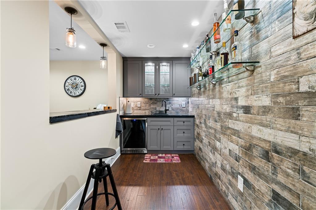 The Pointe On Lassiter - Residential