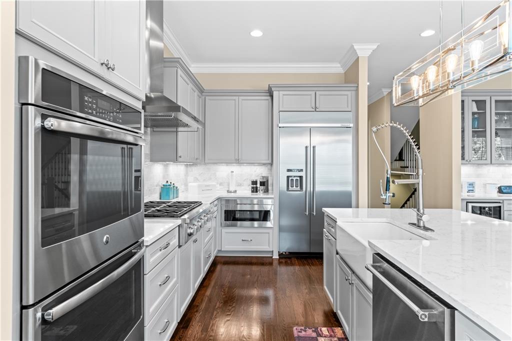 The Pointe On Lassiter - Residential