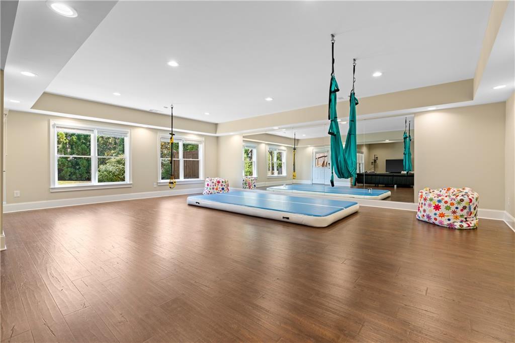 The Pointe On Lassiter - Residential