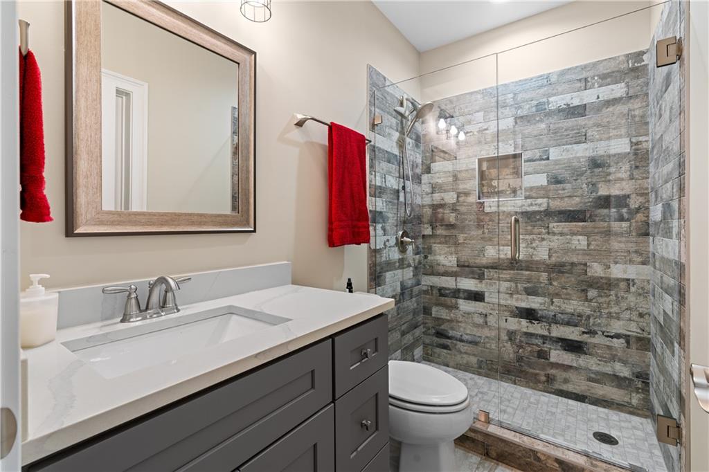 The Pointe On Lassiter - Residential