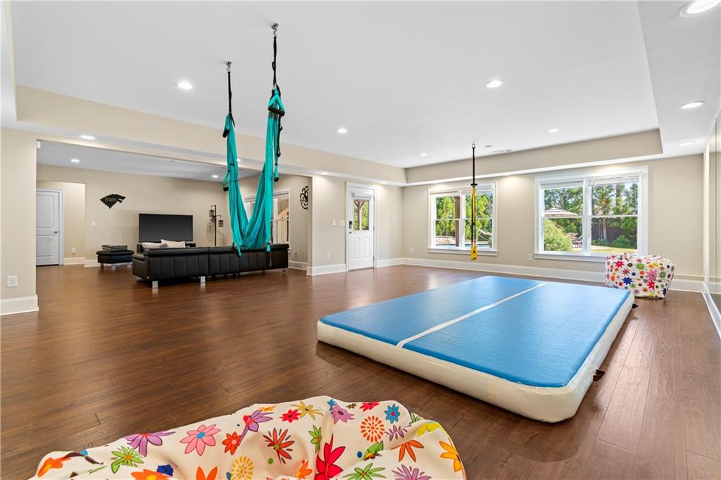 The Pointe On Lassiter - Residential