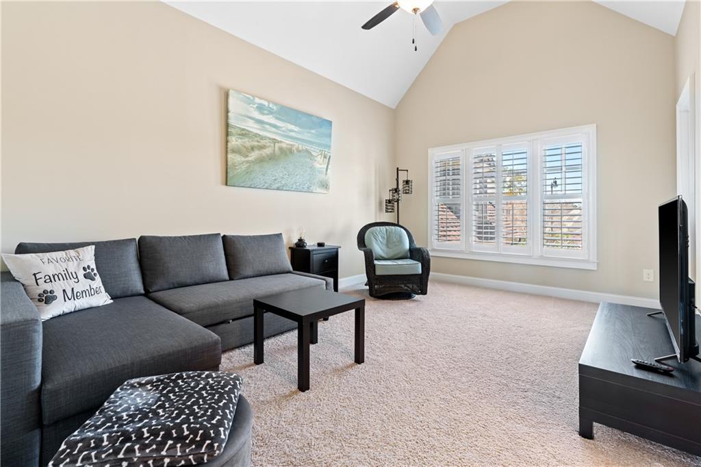 The Pointe On Lassiter - Residential