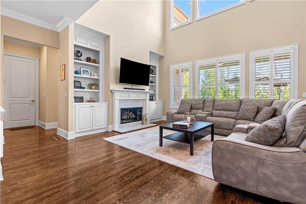 The Pointe On Lassiter - Residential