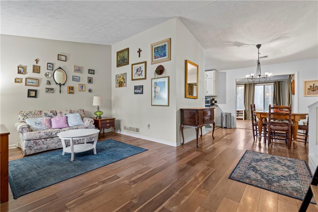 2220 Davis Oaks Court