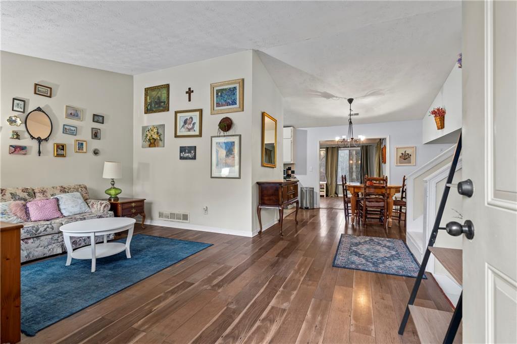 2220 Davis Oaks Court