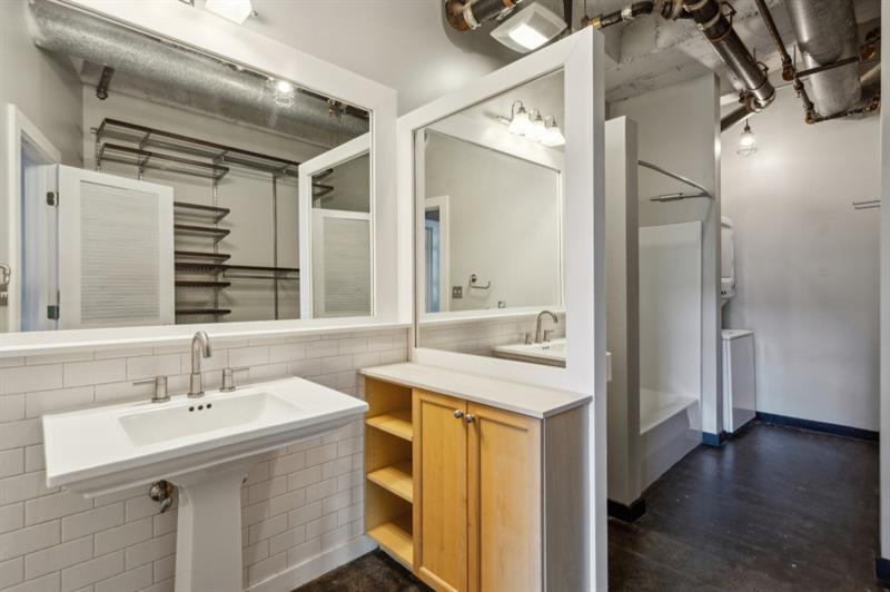 878 Peachtree 522