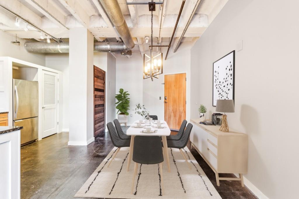 878 Peachtree 522