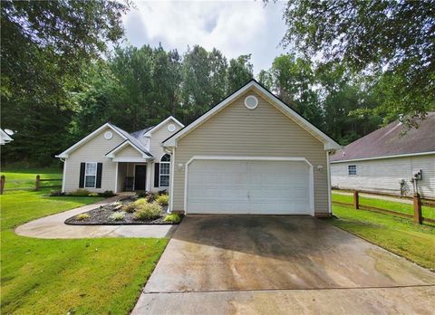 Homes For Sale - 4428 James Wade Drive<br/> Snellville, GA 30039