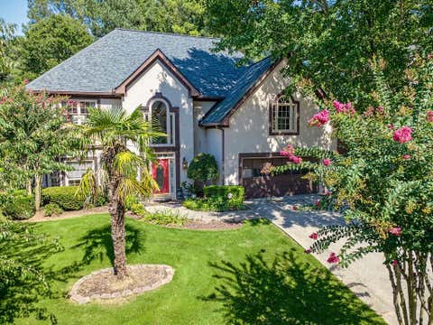 Homes For Sale - 4920 Haydens Walk Drive<br/> Johns Creek, GA 30022