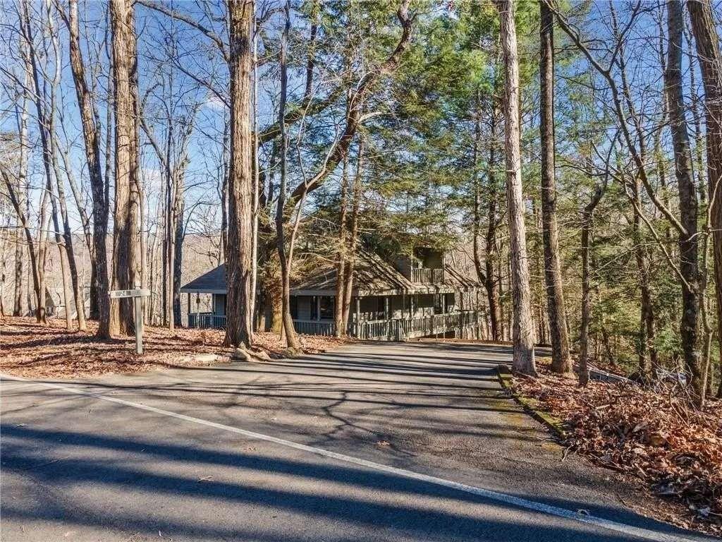 24 White Oak Knoll
