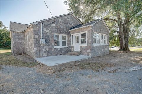 A home in Calhoun