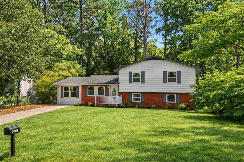 7348 Mockingbird Trail