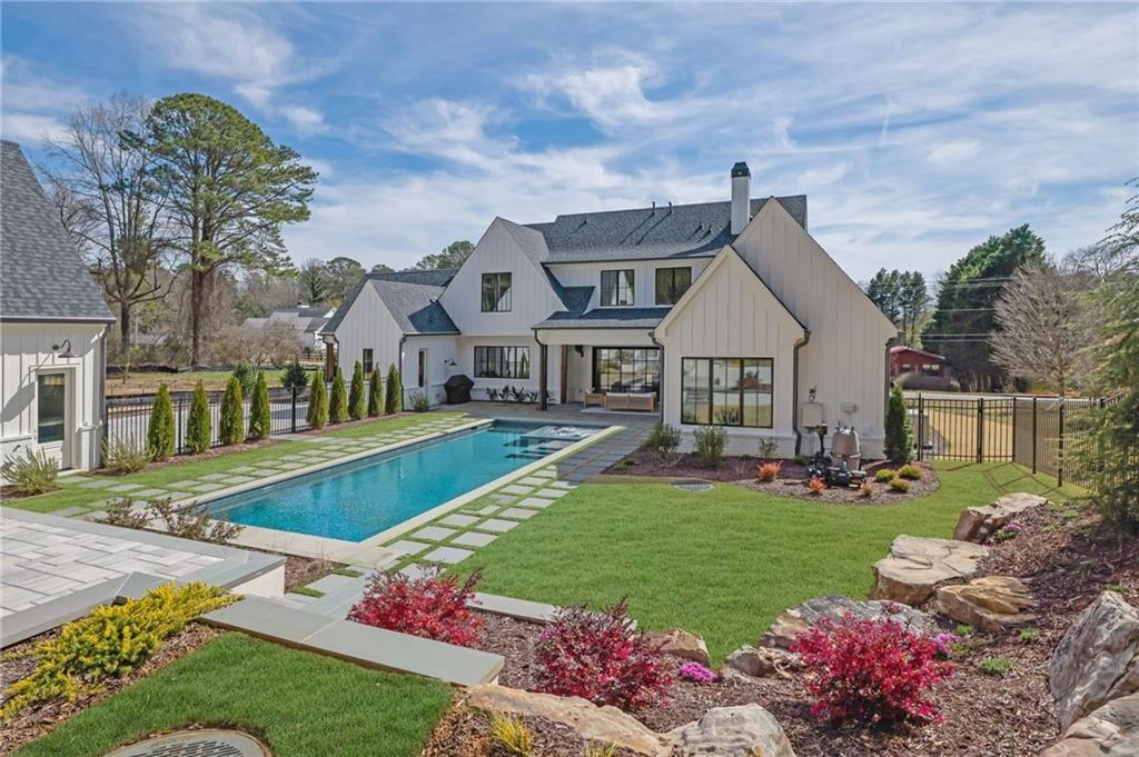 205 Thomas Circle, Roswell, Georgia image 2