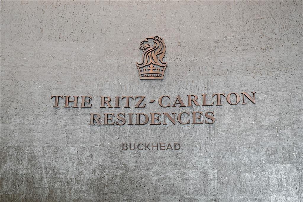 RITZ CARLTON RESIDENCES - Residential