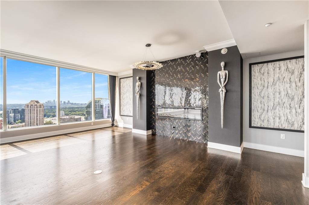RITZ CARLTON RESIDENCES - Residential
